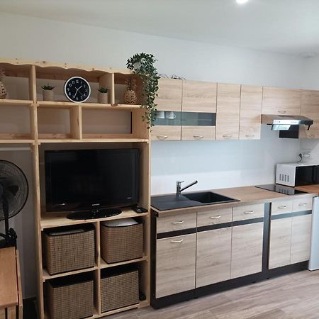 Chambre Amenage En Studio Cers Екстер'єр фото
