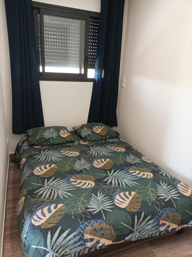 Chambre Amenage En Studio Cers Екстер'єр фото